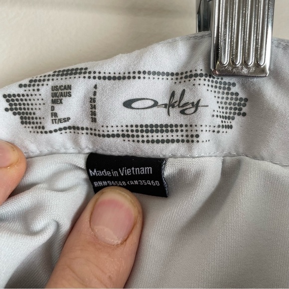 Oakley Athletic Golf Skort Light Grey Tan Size 4 - Picture 5 of 7